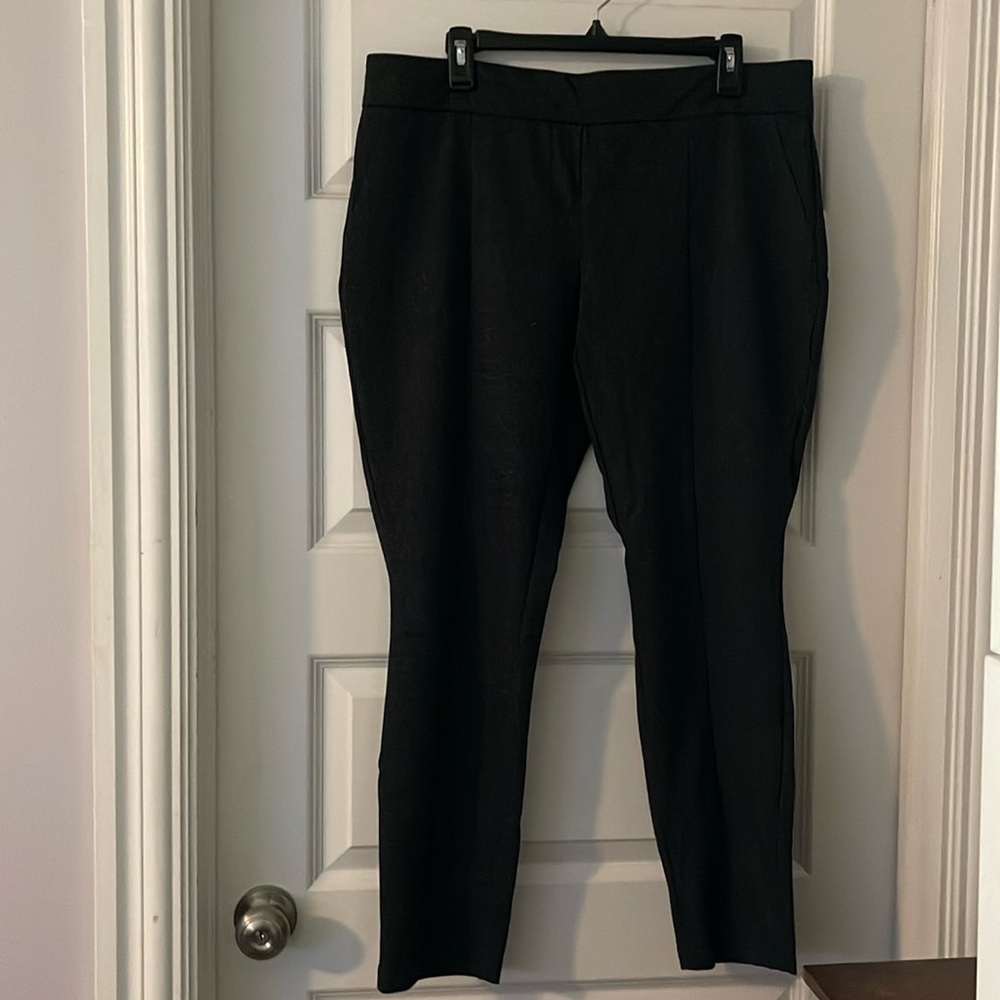 Spandex makes these pants comfy all day